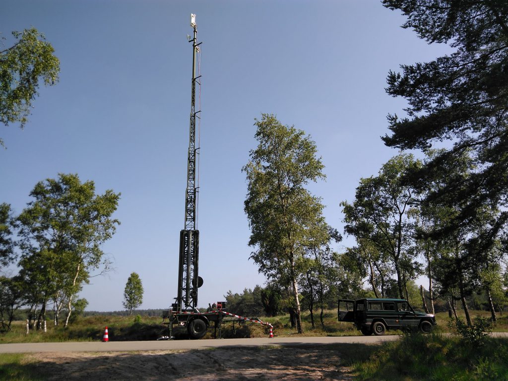 tijdelijke mobiele mast voor verbinding en internet